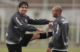 Paulo Andr e Edno do Corinthians durante treino realizado no CT Joaquim Grava