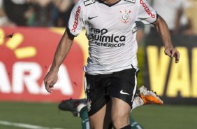 William faz o segundo gol do Corinthians durante a partida entre Mirassol x Corinthians, realizada esta tarde no estdio Jos Maria de Campos Maia, em Mirassol/SP, pela 13 rodada do Campeonato Paulista 2011