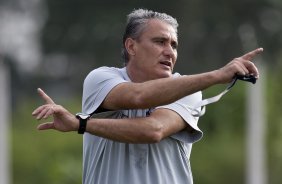 Tite durante o treino do Corinthians realizado esta tarde no CT Joaquim Grava, Parque Ecolgico do Tiete. O time se prepara para o jogo contra o Oeste, amanh, 4a. feira dia 23/03, no estdio do Pacaembu, pela 15 rodada do Campeonato Paulista 2011