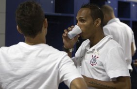 Liedson nos vestirios antes da partida entre So Paulo x Corinthians, realizada esta tarde no estdio Arena de Barueri, pela 16 rodada do Campeonato Paulista 2011