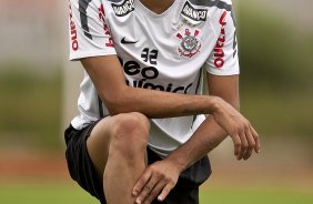 Dentinho durante o treino do Corinthians realizado esta manh no CT Joaquim Grava, Parque Ecolgico do Tiete. O time se prepara para o jogo contra o Botafogo/RP, domingo dia 03/04/2011, no estdio Santa Cruz em Ribeiro Preto, pela 17 rodada do Campeonato Paulista 2011