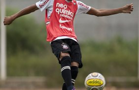 Liedson durante o treino do Corinthians realizado esta manh no CT Joaquim Grava, Parque Ecolgico do Tiete. O time se prepara para o jogo contra o Botafogo/RP, domingo dia 03/04/2011, no estdio Santa Cruz em Ribeiro Preto, pela 17 rodada do Campeonato Paulista 2011