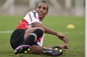 Liedson durante o treino do Corinthians realizado esta manh no CT Joaquim Grava, Parque Ecolgico do Tiete. O time se prepara para o jogo contra o Botafogo/RP, domingo dia 03/04/2011, no estdio Santa Cruz em Ribeiro Preto, pela 17 rodada do Campeonato Paulista 2011