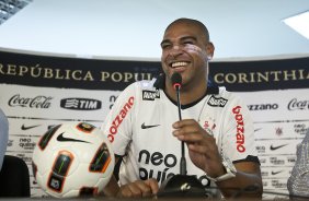O atacante Adriano foi apresentado hoje pelo Corinthians, como o mais novo reforco para 2011, antes do treino desta tarde no CT Joaquim Grava, Parque Ecológico do Tiete. O time se prepara para o jogo contra o Botafogo/RP, domingo dia 03/04/2011, no estádio Santa Cruz em Ribeirão Preto, pela 17ª rodada do Campeonato Paulista 2011