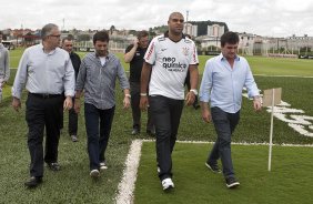 O atacante Adriano foi apresentado hoje pelo Corinthians, como o mais novo reforco para 2011, antes do treino desta tarde no CT Joaquim Grava, Parque Ecolgico do Tiete. O time se prepara para o jogo contra o Botafogo/RP, domingo dia 03/04/2011, no estdio Santa Cruz em Ribeiro Preto, pela 17 rodada do Campeonato Paulista 2011