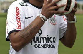 O atacante Adriano foi apresentado hoje pelo Corinthians, como o mais novo reforco para 2011, antes do treino desta tarde no CT Joaquim Grava, Parque Ecológico do Tiete. O time se prepara para o jogo contra o Botafogo/RP, domingo dia 03/04/2011, no estádio Santa Cruz em Ribeirão Preto, pela 17ª rodada do Campeonato Paulista 2011