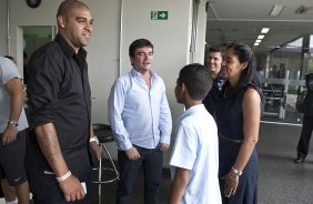 O atacante Adriano foi apresentado hoje pelo Corinthians, como o mais novo reforco para 2011, antes do treino desta tarde no CT Joaquim Grava, Parque Ecolgico do Tiete. O time se prepara para o jogo contra o Botafogo/RP, domingo dia 03/04/2011, no estdio Santa Cruz em Ribeiro Preto, pela 17 rodada do Campeonato Paulista 2011