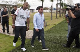 O atacante Adriano foi apresentado hoje pelo Corinthians, como o mais novo reforco para 2011, antes do treino desta tarde no CT Joaquim Grava, Parque Ecolgico do Tiete. O time se prepara para o jogo contra o Botafogo/RP, domingo dia 03/04/2011, no estdio Santa Cruz em Ribeiro Preto, pela 17 rodada do Campeonato Paulista 2011