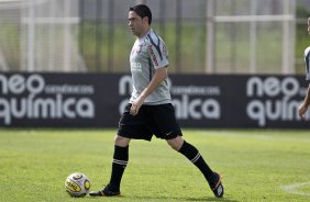 Chico durante o treino do Corinthians realizado esta manh no CT Joaquim Grava, Parque Ecolgico do Tiete. O time se prepara para o jogo contra o Botafogo/RP, amanh, domingo dia 03/04/2011, no estdio Santa Cruz em Ribeiro Preto, pela 17 rodada do Campeonato Paulista 2011