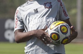 Denner durante o treino do Corinthians realizado esta manh no CT Joaquim Grava, Parque Ecolgico do Tiete. O time se prepara para o jogo contra o Botafogo/RP, amanh, domingo dia 03/04/2011, no estdio Santa Cruz em Ribeiro Preto, pela 17 rodada do Campeonato Paulista 2011