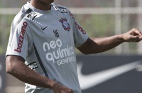 Denner durante o treino do Corinthians realizado esta manh no CT Joaquim Grava, Parque Ecolgico do Tiete. O time se prepara para o jogo contra o Botafogo/RP, amanh, domingo dia 03/04/2011, no estdio Santa Cruz em Ribeiro Preto, pela 17 rodada do Campeonato Paulista 2011