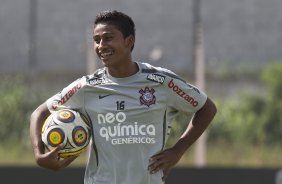 Denner durante o treino do Corinthians realizado esta manh no CT Joaquim Grava, Parque Ecolgico do Tiete. O time se prepara para o jogo contra o Botafogo/RP, amanh, domingo dia 03/04/2011, no estdio Santa Cruz em Ribeiro Preto, pela 17 rodada do Campeonato Paulista 2011