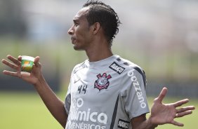 Liedson durante o treino do Corinthians realizado esta manhã no CT Joaquim Grava, Parque Ecológico do Tiete. O time se prepara para o jogo contra o Botafogo/RP, amanhã, domingo dia 03/04/2011, no estádio Santa Cruz em Ribeirão Preto, pela 17ª rodada do Campeonato Paulista 2011