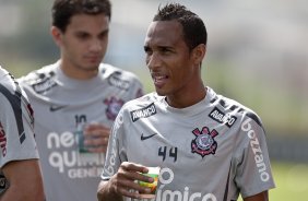 Liedson durante o treino do Corinthians realizado esta manhã no CT Joaquim Grava, Parque Ecológico do Tiete. O time se prepara para o jogo contra o Botafogo/RP, amanhã, domingo dia 03/04/2011, no estádio Santa Cruz em Ribeirão Preto, pela 17ª rodada do Campeonato Paulista 2011