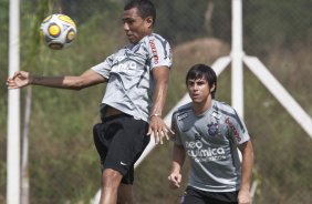 Luis Ramirez e Willian que comecarao jogando durante o treino do Corinthians realizado esta manh no CT Joaquim Grava, Parque Ecolgico do Tiete. O time se prepara para o jogo contra o Botafogo/RP, amanh, domingo dia 03/04/2011, no estdio Santa Cruz em Ribeiro Preto, pela 17 rodada do Campeonato Paulista 2011