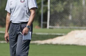 Tite durante o treino do Corinthians realizado esta manh no CT Joaquim Grava, Parque Ecolgico do Tiete. O time se prepara para o jogo contra o Botafogo/RP, amanh, domingo dia 03/04/2011, no estdio Santa Cruz em Ribeiro Preto, pela 17 rodada do Campeonato Paulista 2011