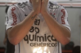 Bruno Cesar rezando nos vestirios antes da partida entre Botafogo/RP x Corinthians, realizada esta noite no estdio Santa Cruz, pela 17 rodada do Campeonato Paulista 2011. Ribeiro Preto/Sao Paulo/Brasil