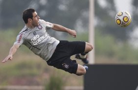 Bruno Cesar durante o treino do Corinthians realizado esta tarde no CT Joaquim Grava, Parque Ecológico do Tiete. O time se prepara para o jogo contra o São Caetano, domingo dia 10/04/2011, no estádio do Pacaembu, pela 18ª rodada do Campeonato Paulista 2011