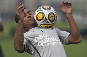 Jorge Henrique durante o treino do Corinthians realizado esta tarde no CT Joaquim Grava, Parque Ecolgico do Tiete. O time se prepara para o jogo contra o So Caetano, domingo dia 10/04/2011, no estdio do Pacaembu, pela 18 rodada do Campeonato Paulista 2011