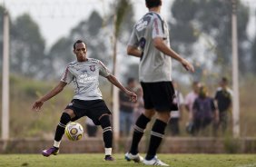 Liedson durante o treino do Corinthians realizado esta tarde no CT Joaquim Grava, Parque Ecolgico do Tiete. O time se prepara para o jogo contra o So Caetano, domingo dia 10/04/2011, no estdio do Pacaembu, pela 18 rodada do Campeonato Paulista 2011