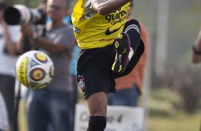 Liedson durante o treino do Corinthians realizado esta tarde no CT Joaquim Grava, Parque Ecolgico do Tiete. O time se prepara para o jogo contra o So Caetano, domingo dia 10/04/2011, no estdio do Pacaembu, pela 18 rodada do Campeonato Paulista 2011