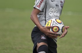 Liedson durante o treino do Corinthians realizado esta tarde no CT Joaquim Grava, Parque Ecológico do Tiete. O time se prepara para o jogo contra o São Caetano, domingo dia 10/04/2011, no estádio do Pacaembu, pela 18ª rodada do Campeonato Paulista 2011