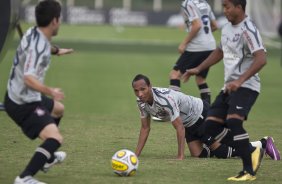 Liedson durante o treino do Corinthians realizado esta tarde no CT Joaquim Grava, Parque Ecolgico do Tiete. O time se prepara para o jogo contra o So Caetano, domingo dia 10/04/2011, no estdio do Pacaembu, pela 18 rodada do Campeonato Paulista 2011