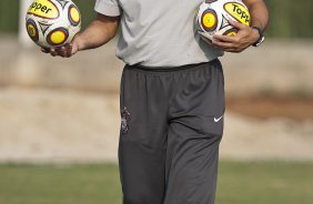 Tite durante o treino do Corinthians realizado esta tarde no CT Joaquim Grava, Parque Ecológico do Tiete. O time se prepara para o jogo contra o São Caetano, domingo dia 10/04/2011, no estádio do Pacaembu, pela 18ª rodada do Campeonato Paulista 2011