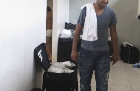 Adriano nos vestiários antes da partida entre Corinthians x São Caetano, realizada esta tarde no estádio do Pacaembu, pela 18ª rodada do Campeonato Paulista 2011