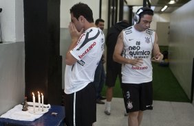 Bruno Cesar e Chico nos vestirios antes da partida entre Corinthians x So Caetano, realizada esta tarde no estdio do Pacaembu, pela 18 rodada do Campeonato Paulista 2011