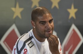 O atacante Adriano faz seu primeiro treino no Corinthians esta manhã no CT Joaquim Grava, no Parque Ecológico do Tiete. O time se prepara para o jogo contra o Santo André, domingo dia 17/04/2011, no estádio Bruno José Daniel, pela 19ª rodada, a última, do Campeonato Paulista 2011
