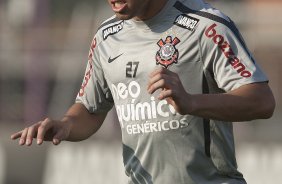 Bruno Cesar durante treino do Corinthians esta tarde no CT Joaquim Grava, no Parque Ecolgico do Tiete. O time se prepara para o jogo contra o Oeste de Itpolis, dia 23/04,  noite, no estdio do Pacaembu, pelas quartas de final do Campeonato Paulista 2011