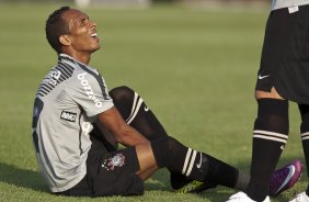 Liedson durante treino do Corinthians esta tarde no CT Joaquim Grava, no Parque Ecolgico do Tiete. O time se prepara para o jogo contra o Oeste de Itpolis, dia 23/04,  noite, no estdio do Pacaembu, pelas quartas de final do Campeonato Paulista 2011