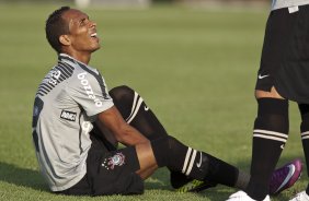 Liedson durante treino do Corinthians esta tarde no CT Joaquim Grava, no Parque Ecolgico do Tiete. O time se prepara para o jogo contra o Oeste de Itpolis, dia 23/04,  noite, no estdio do Pacaembu, pelas quartas de final do Campeonato Paulista 2011