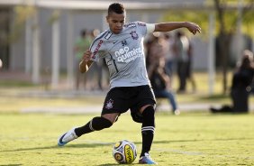 Dentinho durante treino do Corinthians esta tarde no CT Joaquim Grava, no Parque Ecolgico do Tiete. O time se prepara para o jogo contra o Oeste de Itpolis, dia 23/04,  noite, no estdio do Pacaembu, pelas quartas de final do Campeonato Paulista 2011