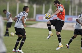 Dentinho e Bruno Cesar durante treino do Corinthians esta tarde no CT Joaquim Grava, no Parque Ecolgico do Tiete. O time se prepara para o jogo contra o Oeste de Itpolis, dia 23/04,  noite, no estdio do Pacaembu, pelas quartas de final do Campeonato Paulista 2011