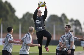 Julio Cesar durante treino do Corinthians esta tarde no CT Joaquim Grava, no Parque Ecolgico do Tiete. O time se prepara para o jogo contra o Oeste de Itpolis, dia 23/04,  noite, no estdio do Pacaembu, pelas quartas de final do Campeonato Paulista 2011