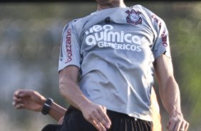 Leandro Castn durante treino do Corinthians esta tarde no CT Joaquim Grava, no Parque Ecolgico do Tiete. O time se prepara para o jogo contra o Oeste de Itpolis, dia 23/04,  noite, no estdio do Pacaembu, pelas quartas de final do Campeonato Paulista 2011