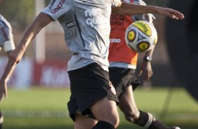 Lucao durante treino do Corinthians esta tarde no CT Joaquim Grava, no Parque Ecolgico do Tiete. O time se prepara para o jogo contra o Oeste de Itpolis, dia 23/04,  noite, no estdio do Pacaembu, pelas quartas de final do Campeonato Paulista 2011