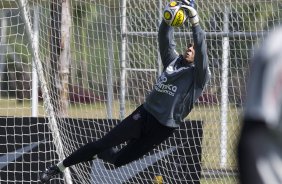 Danilo Fernandes durante treino do Corinthians esta manh no CT Joaquim Grava, Parque Ecolgico do Tiete. O time se prepara para o jogo contra o Santos, domingo, dia 08/05,  tarde, no estdio do Pacaembu, primeiro jogo das finais do Campeonato Paulista 2011