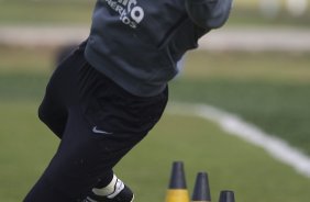 Danilo Fernandes durante treino do Corinthians esta manh no CT Joaquim Grava, Parque Ecolgico do Tiete. O time se prepara para o jogo contra o Santos, domingo, dia 08/05,  tarde, no estdio do Pacaembu, primeiro jogo das finais do Campeonato Paulista 2011