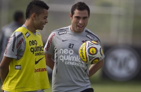 Dentinho e Bruno Cesar durante treino do Corinthians esta manh no CT Joaquim Grava, Parque Ecolgico do Tiete. O time se prepara para o jogo contra o Santos, domingo, dia 08/05,  tarde, no estdio do Pacaembu, primeiro jogo das finais do Campeonato Paulista 2011