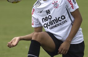 Dentinho durante treino do Corinthians esta manh no CT Joaquim Grava, Parque Ecolgico do Tiete. O time se prepara para o jogo contra o Santos, amanh, domingo, dia 08/05,  tarde, no estdio do Pacaembu, primeiro jogo das finais do Campeonato Paulista 2011