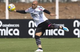 Edno durante treino do Corinthians esta manh no CT Joaquim Grava, Parque Ecolgico do Tiete. O time se prepara para o jogo contra o Santos, amanh, domingo, dia 08/05,  tarde, no estdio do Pacaembu, primeiro jogo das finais do Campeonato Paulista 2011