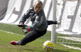 Julio Cesar durante treino do Corinthians esta manh no CT Joaquim Grava, Parque Ecolgico do Tiete. O time se prepara para o jogo contra o Santos, amanh, domingo, dia 08/05,  tarde, no estdio do Pacaembu, primeiro jogo das finais do Campeonato Paulista 2011