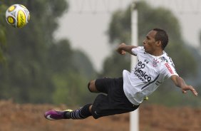 Liedson durante treino do Corinthians esta manh no CT Joaquim Grava, Parque Ecolgico do Tiete. O time se prepara para o jogo contra o Santos, amanh, domingo, dia 08/05,  tarde, no estdio do Pacaembu, primeiro jogo das finais do Campeonato Paulista 2011