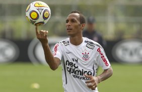 Liedson durante treino do Corinthians esta manh no CT Joaquim Grava, Parque Ecolgico do Tiete. O time se prepara para o jogo contra o Santos, amanh, domingo, dia 08/05,  tarde, no estdio do Pacaembu, primeiro jogo das finais do Campeonato Paulista 2011