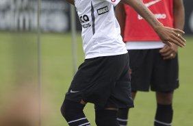 Liedson e Paulinho durante treino do Corinthians esta manh no CT Joaquim Grava, Parque Ecolgico do Tiete. O time se prepara para o jogo contra o Santos, amanh, domingo, dia 08/05,  tarde, no estdio do Pacaembu, primeiro jogo das finais do Campeonato Paulista 2011