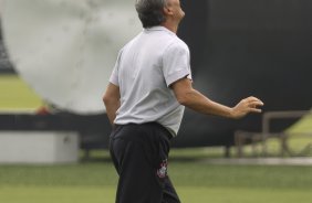 Tite durante treino do Corinthians esta manh no CT Joaquim Grava, Parque Ecolgico do Tiete. O time se prepara para o jogo contra o Santos, amanh, domingo, dia 08/05,  tarde, no estdio do Pacaembu, primeiro jogo das finais do Campeonato Paulista 2011