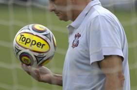 Tite durante treino do Corinthians esta manh no CT Joaquim Grava, Parque Ecolgico do Tiete. O time se prepara para o jogo contra o Santos, amanh, domingo, dia 08/05,  tarde, no estdio do Pacaembu, primeiro jogo das finais do Campeonato Paulista 2011